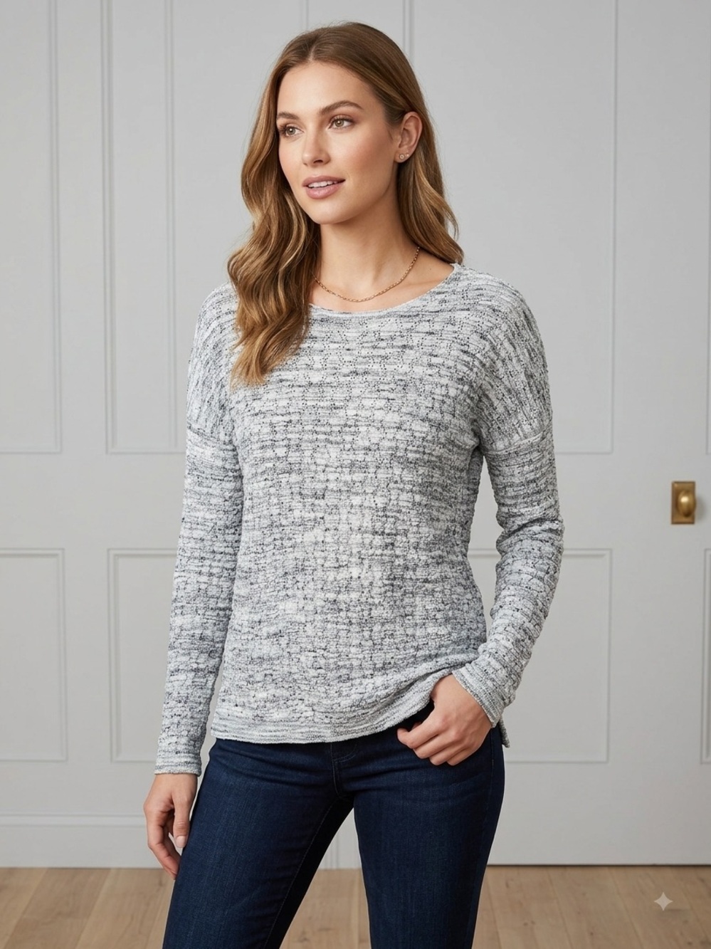 Leo & Nicole Heathered Gray Long-Sleeve Pullover